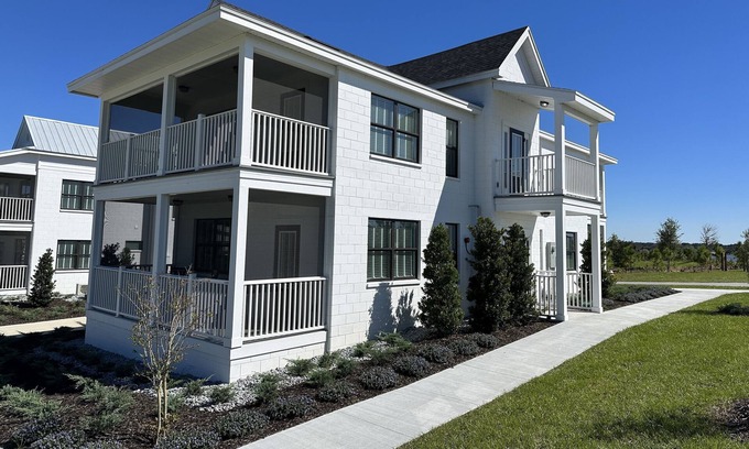 Lake Alfred Cottage | Adams Estate - Gardner #1B