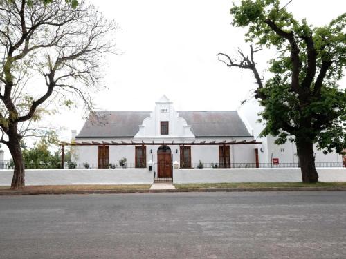 Robertson House | Adderley House Guest Accommodation