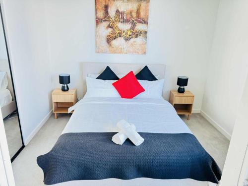 Parkville Apartment | ADEK Apartments North Melb - 2BR Apt near Melb Zoo with free Parking, Pool & Gym