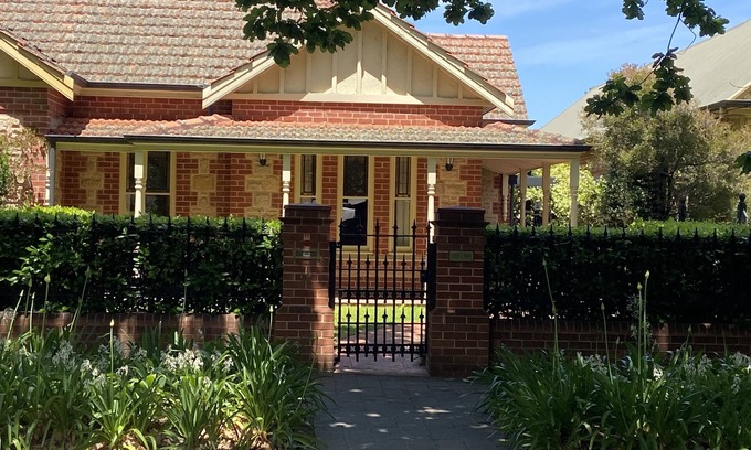 Rose Park House | Adelaide Accommodation @ Rose Park spacious city fringe house - a great location