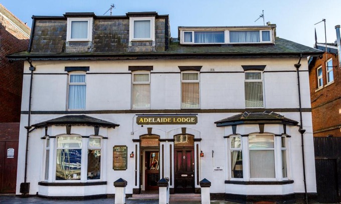 Blackpool Town Center Hotel | Adelaide Lodge - Town Centre - Opposite Winter Gardens