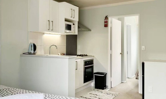Newtown Hotel | Adelaide Motel