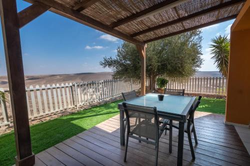 Arad Villa | Adi in the desert