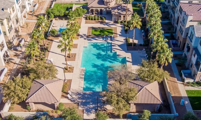 Val Vista Classic Condo | Admirably living near major attractions
