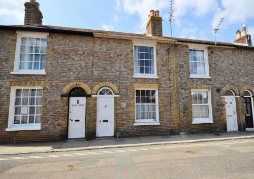 Yarmouth House | Admirals Cottage