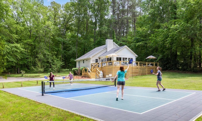 Milledgeville House | Admirals Retreat-Dock, Pickle ball Court & Fire pit