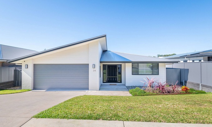 Safety Beach House | Admiralty House