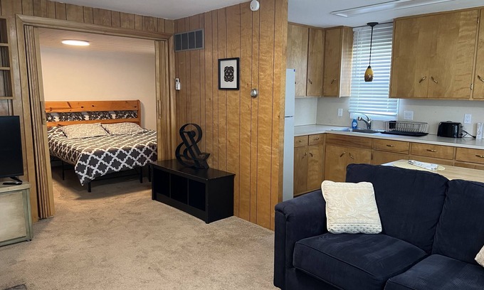 Twin Falls Apartment | Adorable 1 bedroom, 2 blocks from historic downtown.