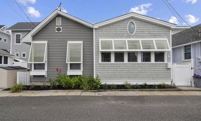 Stone Harbor House | Adorable 2 bedrm Stone Harbor Cottage on Stone Court