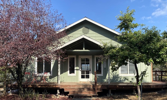 North Fork Cottage | Adorable 2Bd/2Bth w/office near Yosemite & Bass Lake