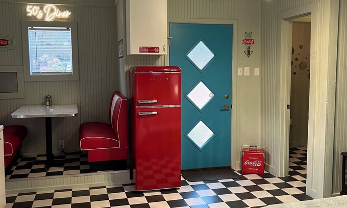 Johnson City Cabin | Adorable 50's-themed cabin at River's Edge Campground w/resort amenities. n