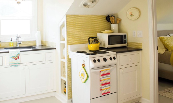 Newberg Apartment | Adorable attic cottage in the heart of Oregon Wine Country.