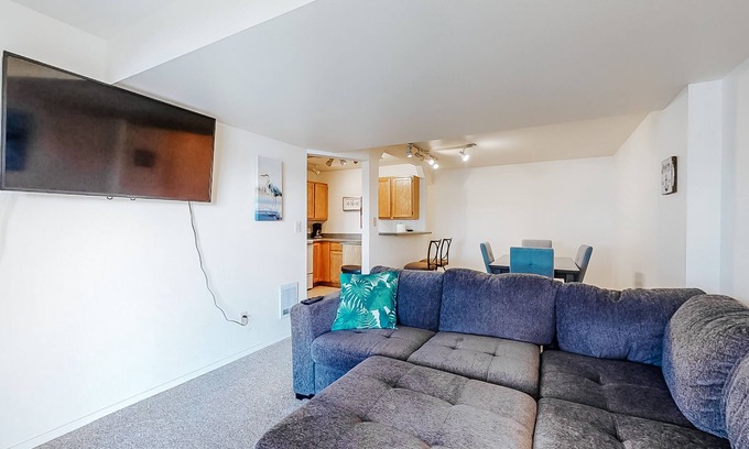 Freeland Apartment | Adorable bayfront getaway w/a full kitchen, free WiFi, & beach access