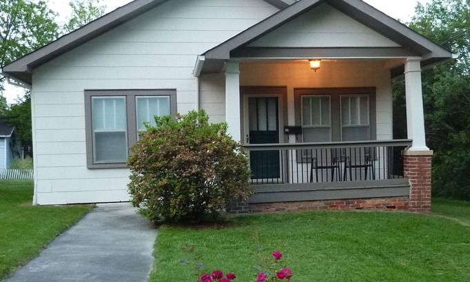 Roxboro House | Adorable Cottage House