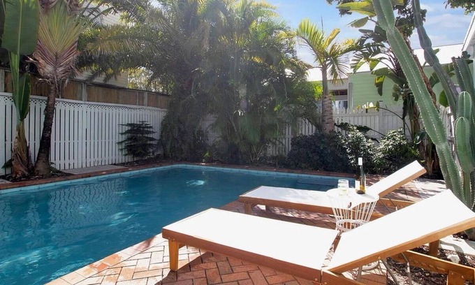 Key West Historic District Cottage | Adorable Cottage Retreat in the Heart of Old Town - Steps from Duval - Pool!