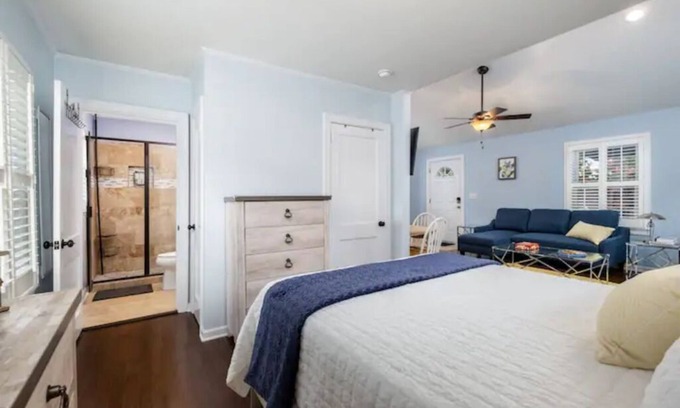 Gastonia House | Adorable guest house in Gastonia