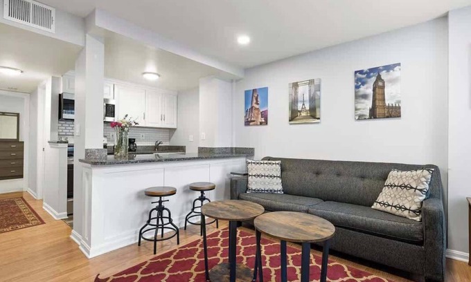 Columbia Heights House | Adorable Guesthouse | Free Parking | DCottage