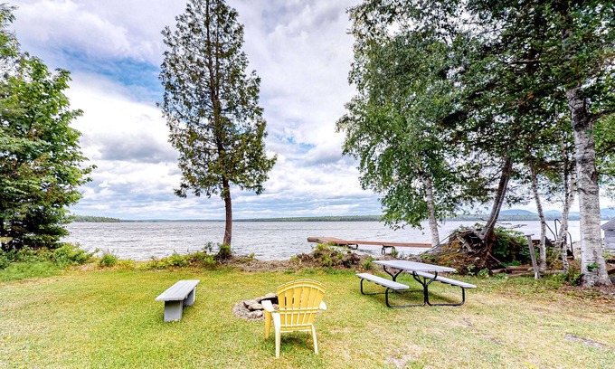 Rockwood Cabin | Adorable lakefront getaway with private beach, dock & wood stove