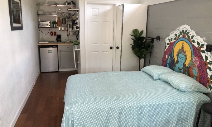 United Central House | Adorable Pair - 2 private modern studios