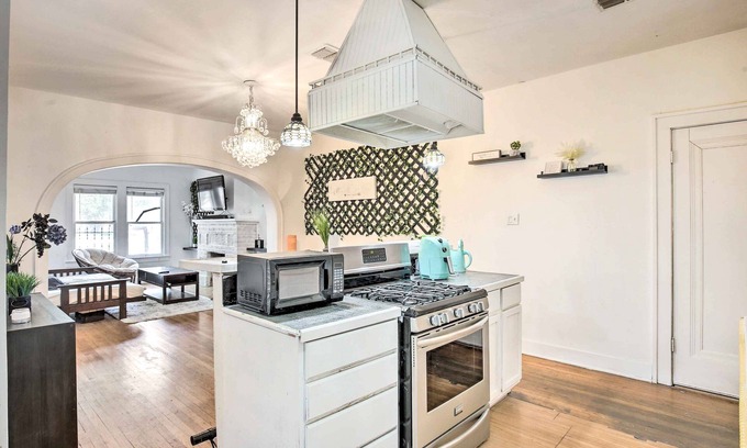 Highland Park House | Adorable San Antonio Getaway ~ 4 Mi to Dtwn!