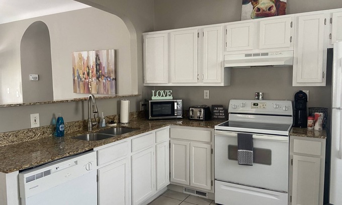 Southwest Garden House | Adorable STL Home on the Hill!