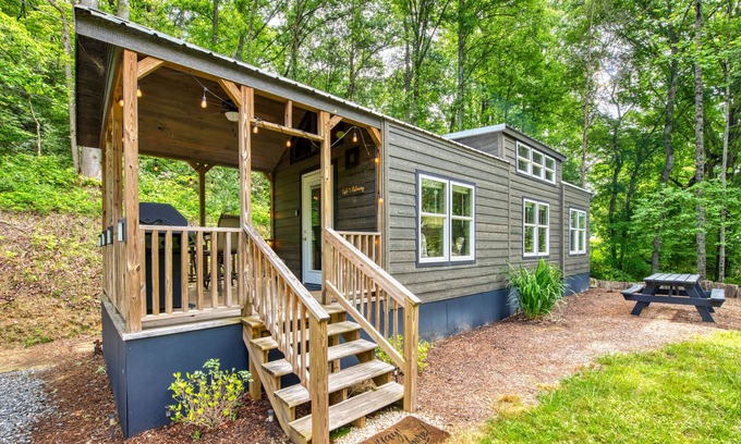 Qualla House | Adorable tiny bungalow with covered porch, gas grill, WiFi, loft & private W/D