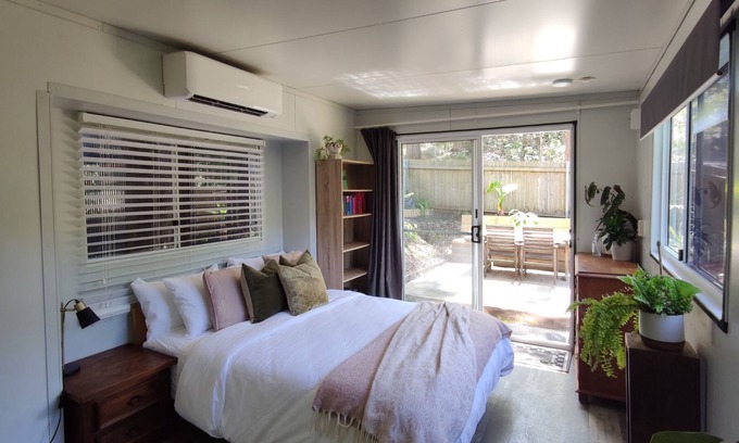 Doonan Cabin | Adorable tiny house/cabin with private courtyard.