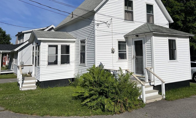 Northeast Harbor Cottage | Adorable two bedroom cottage, walking distance to town.