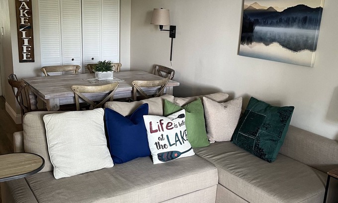 Weirs Beach Condo | Adorable, updated condo. Walk to Weirs Beach. Near Bank of N.H.Pavilion.