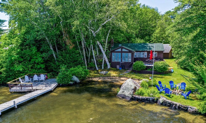 Moultonborough House | Adorable Winnipesaukee Lakehouse and Guest House for 12