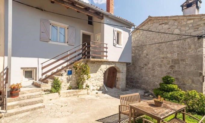 Grabri Apartment | Adorma in Roc, Croatia