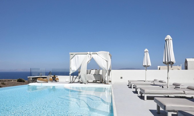 Tholos House | Adorno Oia