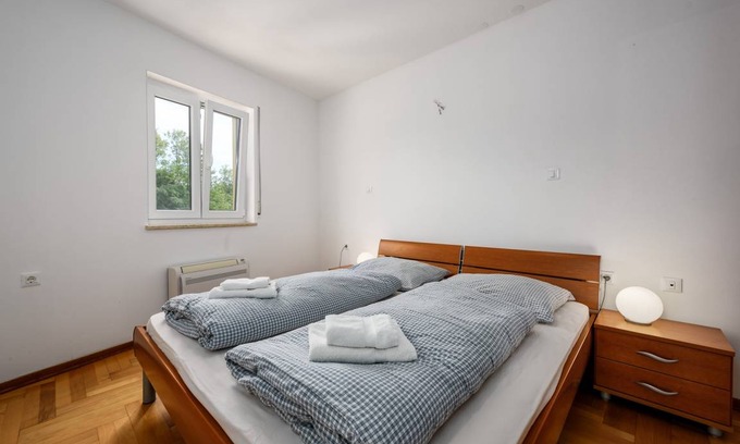 Monterol Apartment | ADRIA house with apartments / Adria APARTMENT B5