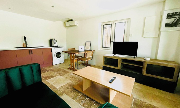 Grillon Apartment | Adult Only - Appartement au Calme