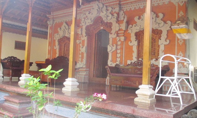 Legian City-Centre Bed & Breakfast | Adus Beach Inn