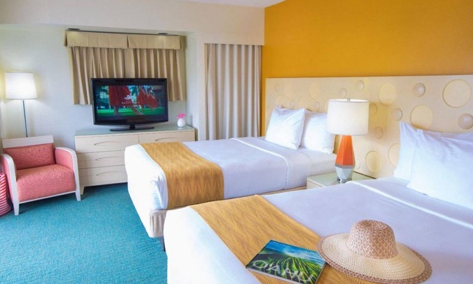 Waikiki Hotel | Adventure Awaits! 3 Comfortable Units, Near Kapiolani Park, Pool, Parking!