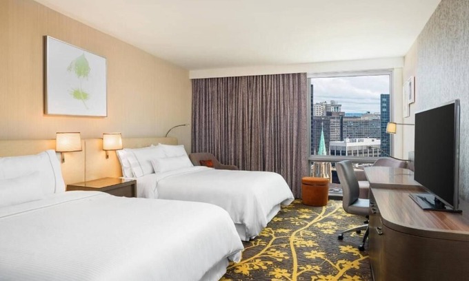 Downtown Cleveland Hotel | Adventure Awaits! Near Huntington Convention Center of Cleveland, 4 Trendy Units