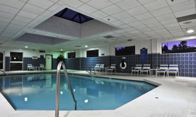 Altamont House | Adventure Awaits! Serene Unit Near Airport and Pool