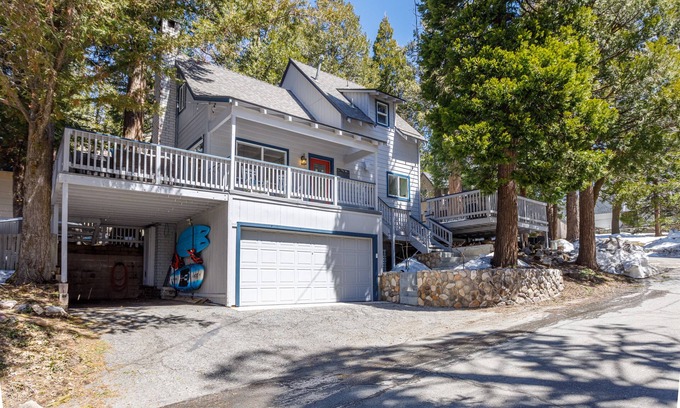 Cedar Glen House | Adventure Awaits! Spa & Short Walk to Lake/Dining/Shops