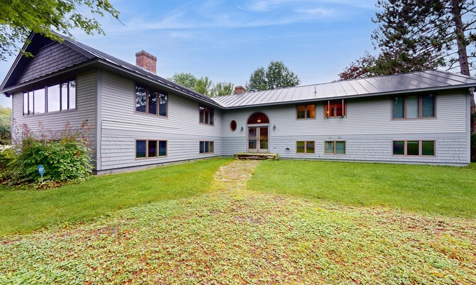 Woodstock House | Adventure-filled getaway, ponds, trails, dog-friendly, w/d, BBQ, views & more