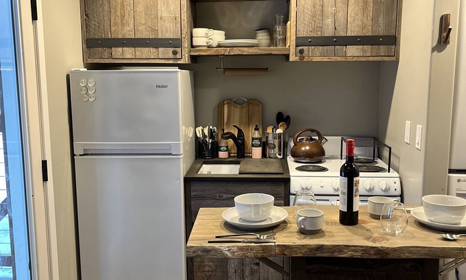 Whitefish Cabin | Adventure seekers, dog friendly Tiny house w/private access to Lion Mtn. Trail