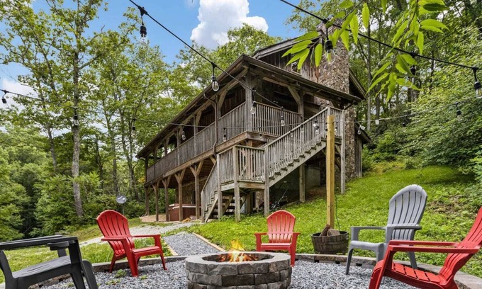 Linville Falls Cabin | Adventurous Cabin Near Hiking Trials