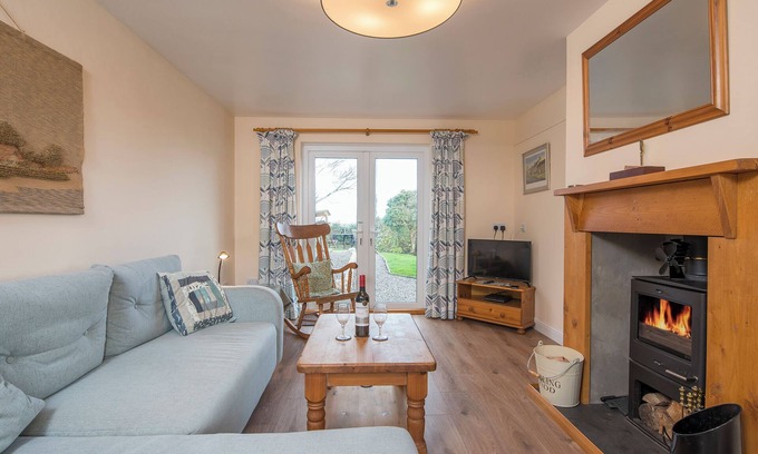 Haverfordwest Cottage | Afallon, Holiday Cottage Mathry, Sleeps 4, 2 bedrooms, bathrooms