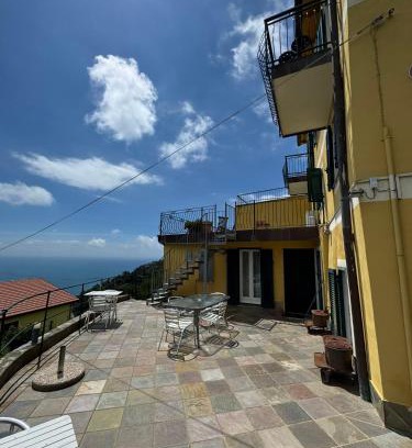 Vernazza House | Affittacamere PZ