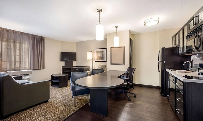 Northeast Heights Hotel | Affordable Getaway! 3 Classy Units, Short Drive to Old Town Albuquerque
