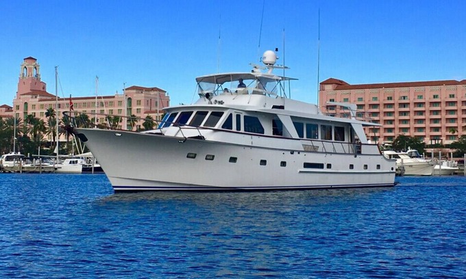 Sun Bay South Boat Rental | Affordable Luxury 84 foot Custom Motor Yacht
