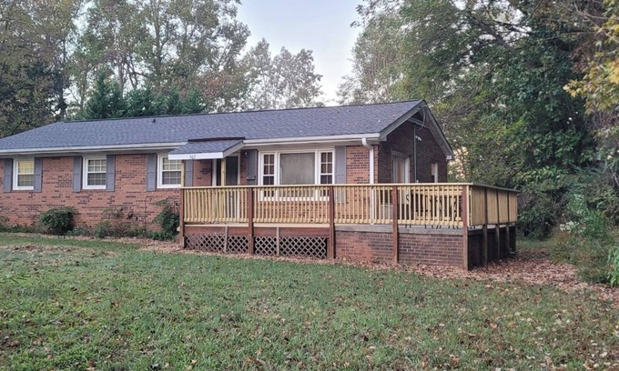 Mebane House | Affordable place for business professionals looking to relocate.