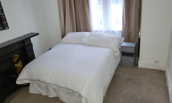 Gillingham House | Affordable rooms in Gillingham