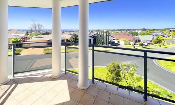 Shell Cove House | Affordable Waterview Stay in a prime location of Shell Cove!
