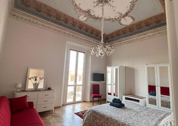 Marina di Pisa House | Affreschi sul mare